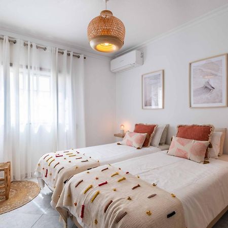 Flat With Ac, Wifi, Netflix, Balcony - 3 Min From The Beach Apartment Armação de Pêra Екстериор снимка