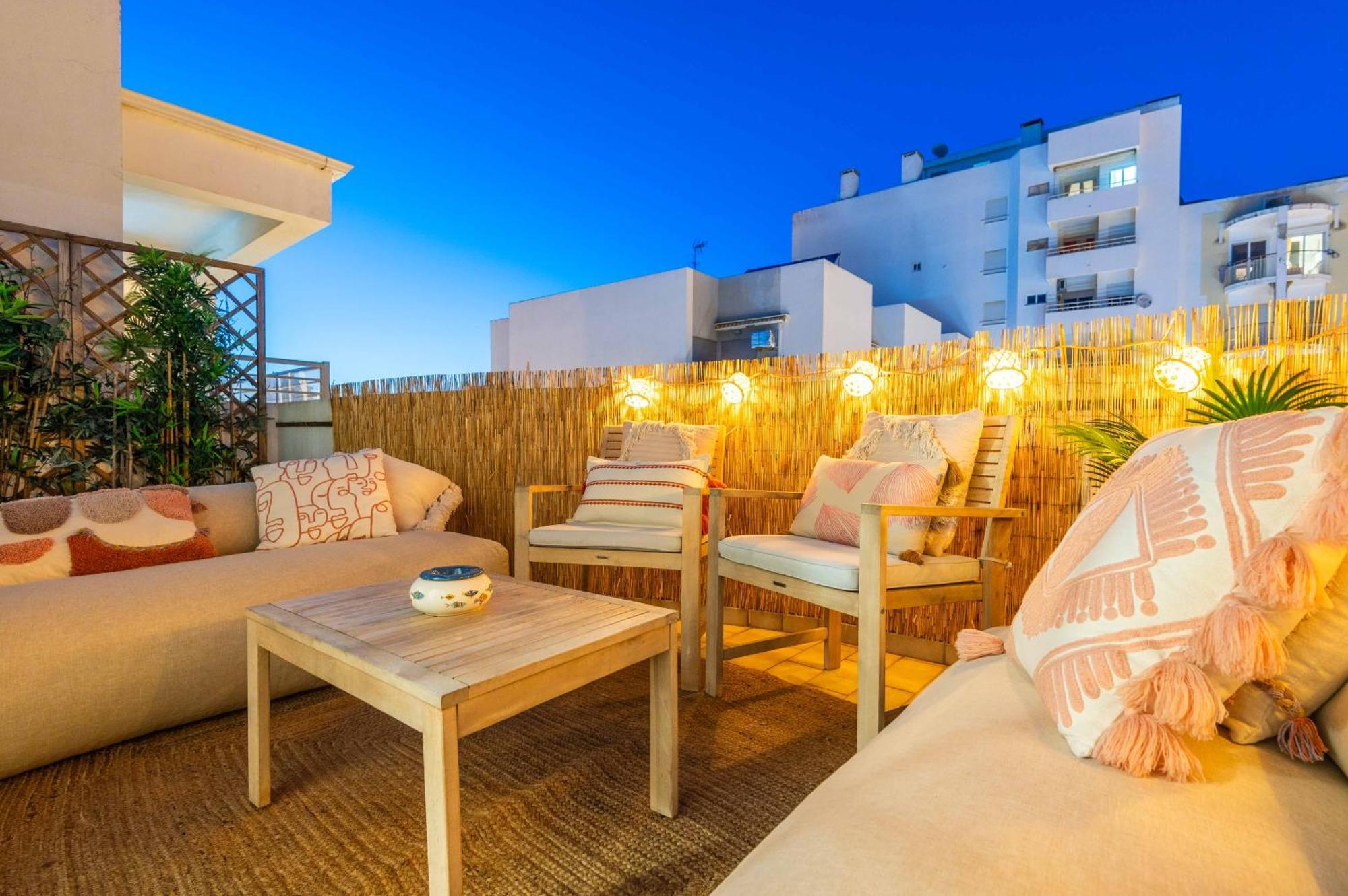 Flat With Ac, Wifi, Netflix, Balcony - 3 Min From The Beach Apartment Armação de Pêra Екстериор снимка
